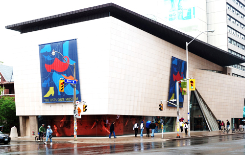 Ghé thăm bảo tàng giày ở Toronto