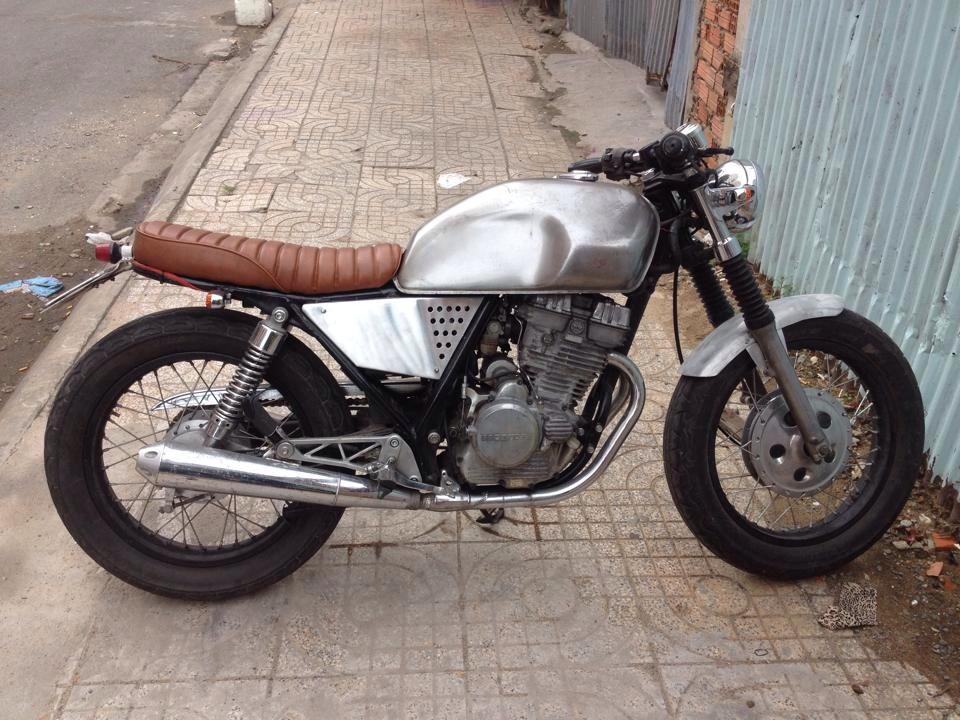 Lạ lùng Clubman date 8x dọn thành cafe racer