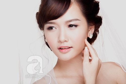 Hướng dẫn trang điểm style trong veo cho cô dâu